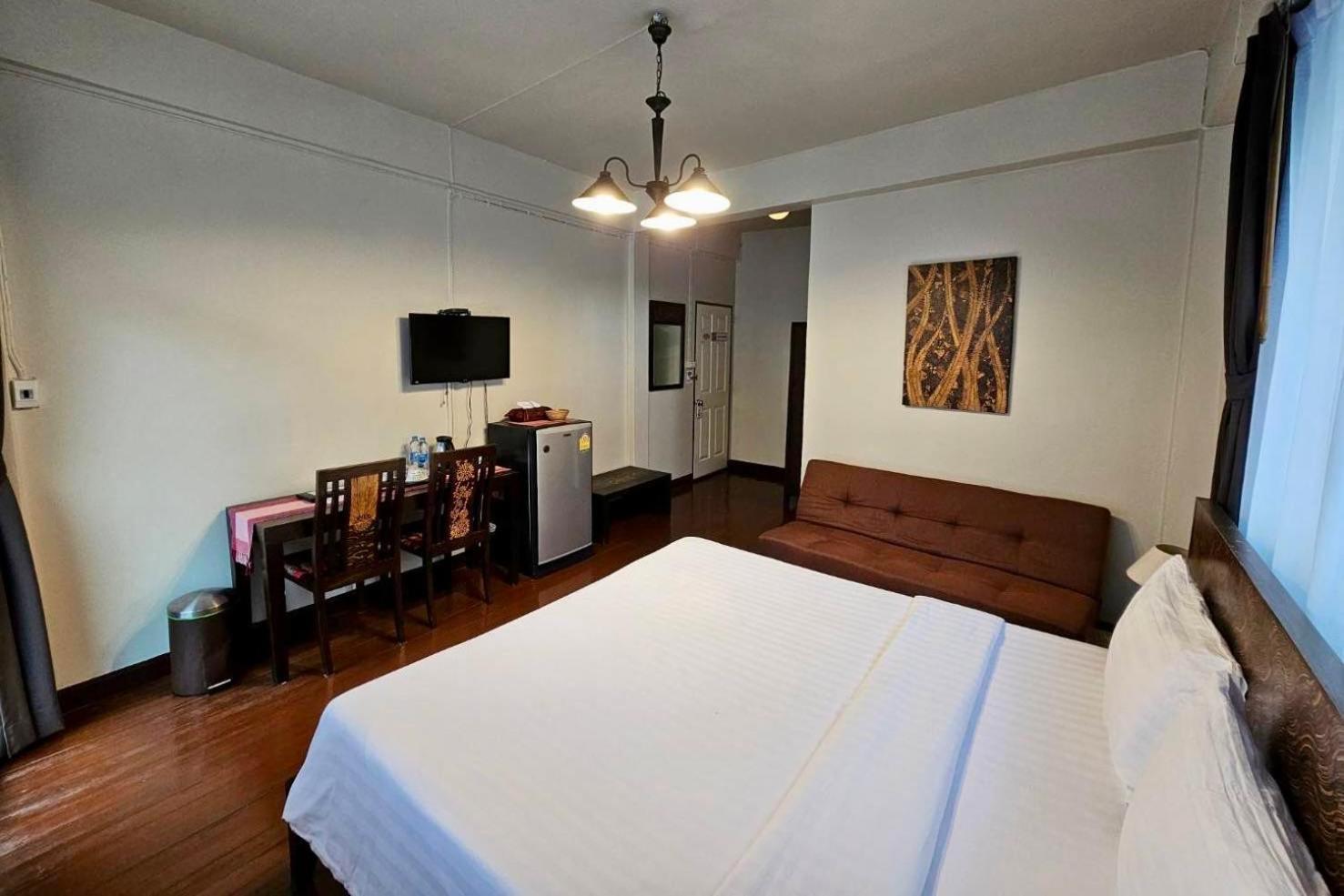 Baan Glang Soi Restaurant & Guesthouse Bangkok Room photo