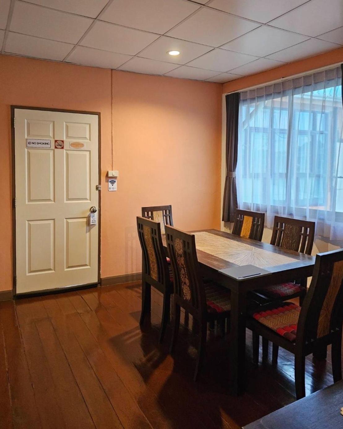 Baan Glang Soi Restaurant & Guesthouse Bangkok Room photo