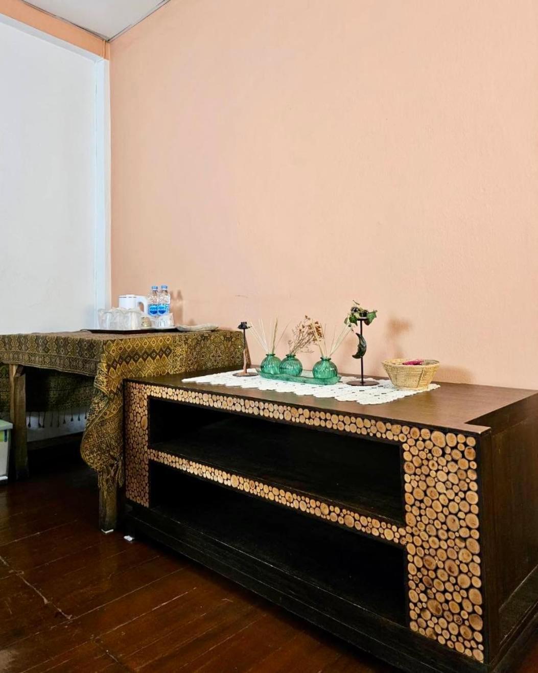 Baan Glang Soi Restaurant & Guesthouse Bangkok Room photo