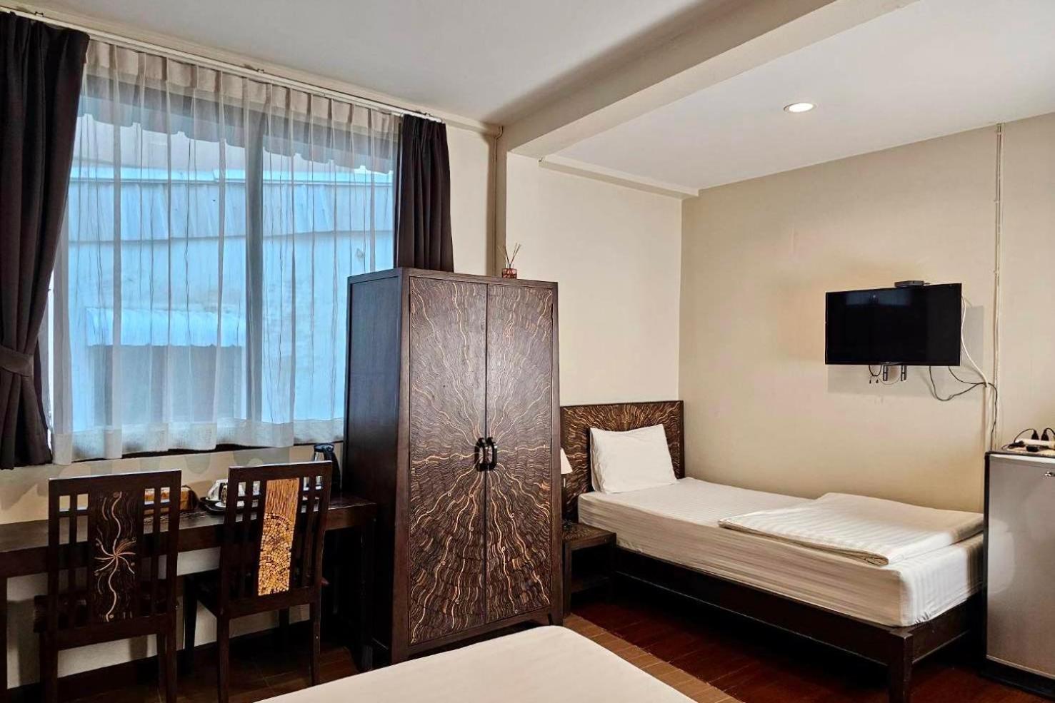Baan Glang Soi Restaurant & Guesthouse Bangkok Room photo