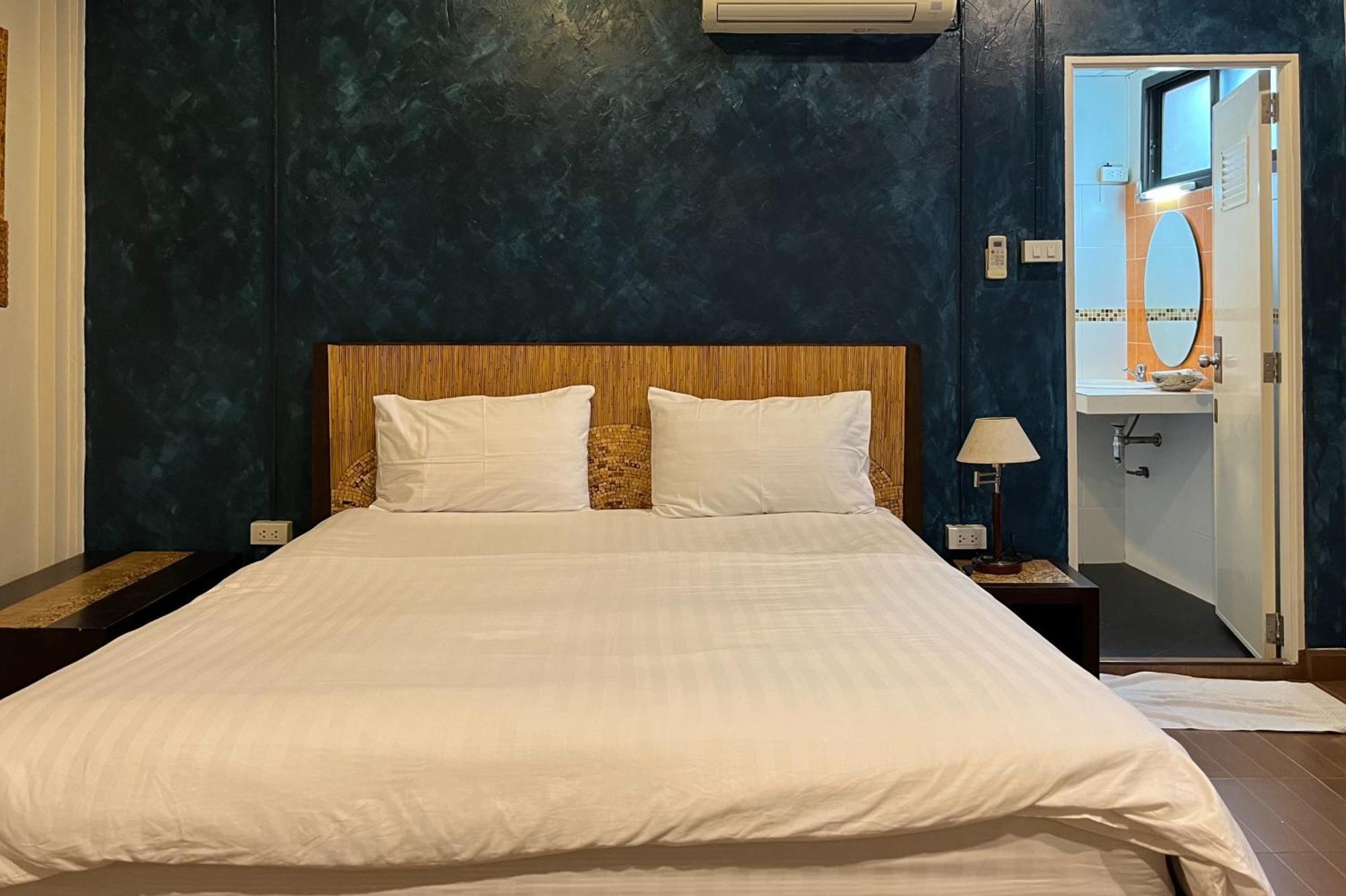 Baan Glang Soi Restaurant & Guesthouse Bangkok Room photo